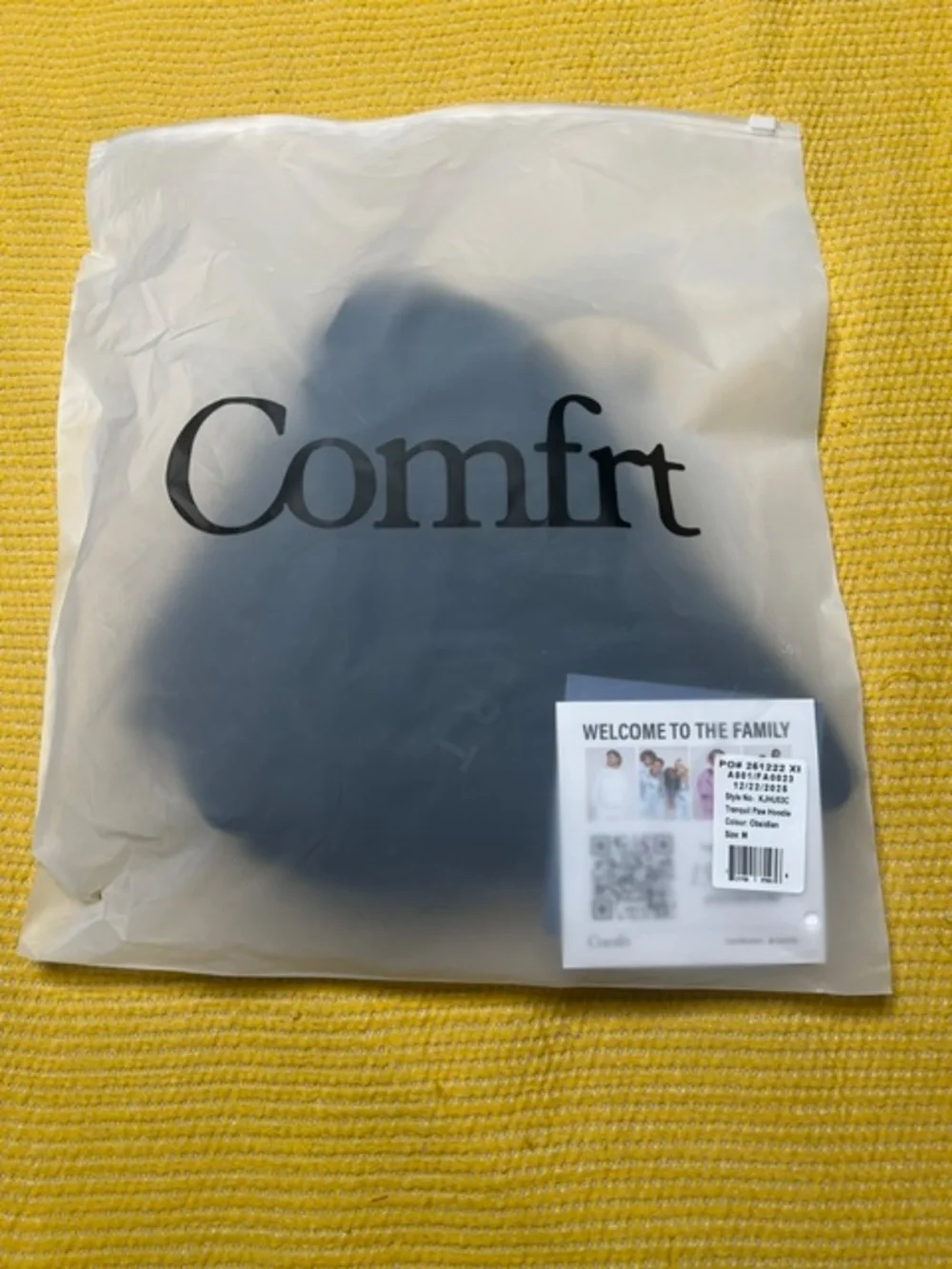 Comfrt Tranquil Paw Hoodie in Obsidian